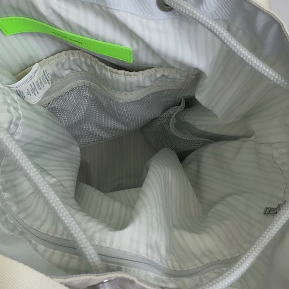 SOLD *Rare* Lululemon Rally Bag - Picture 13 of 14
